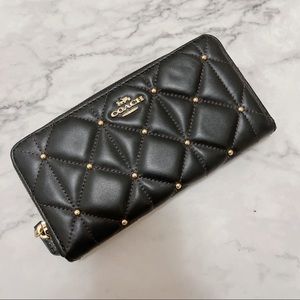 NWT Coach quilting leather zipper wallet